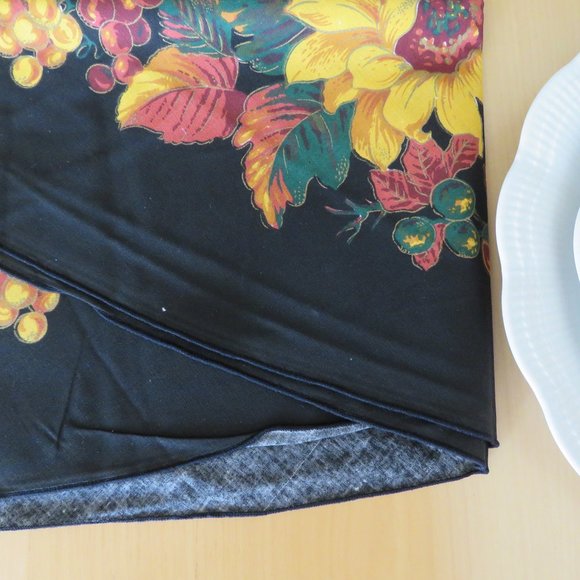 Vintage 1980s Fall Radiance 70" Round Table Cloth With Sunflowers - Picture 4 of 7